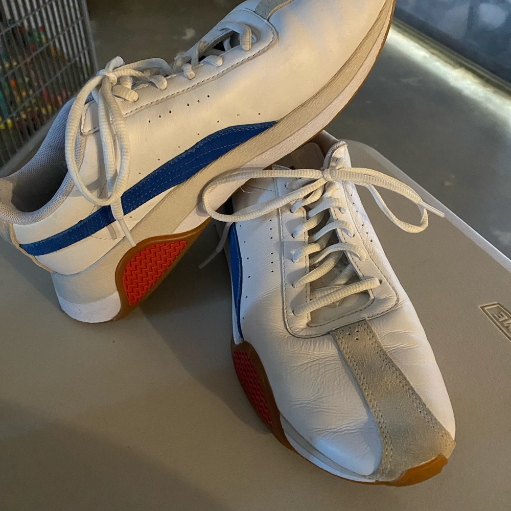 Running White Puma